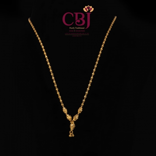 This simple 22K gold chain is an ideal wear for both men and women..