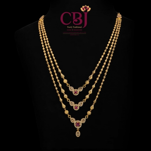 3 line ball chain necklace featuring 3 pendants/centrepiece. 
