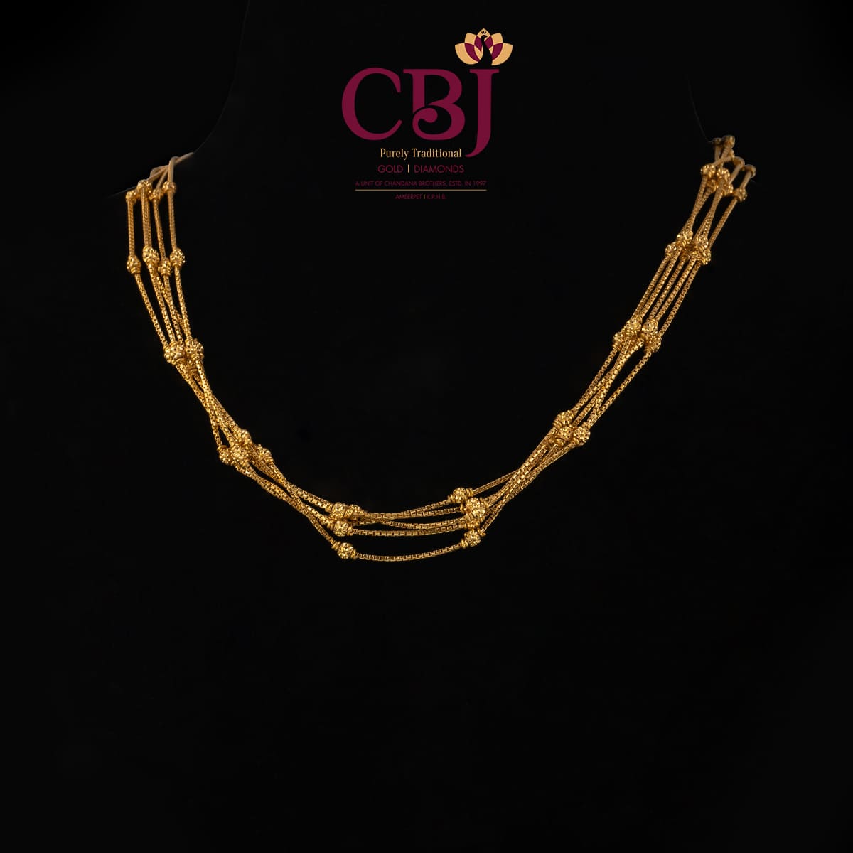 Slim and Sleek design ball chain necklace.