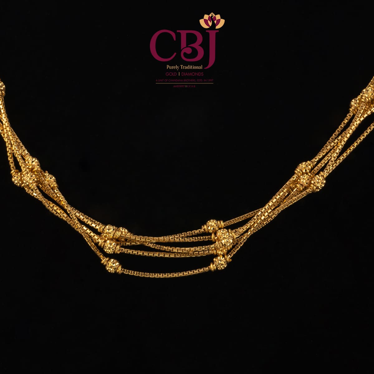 Slim and Sleek design ball chain necklace.