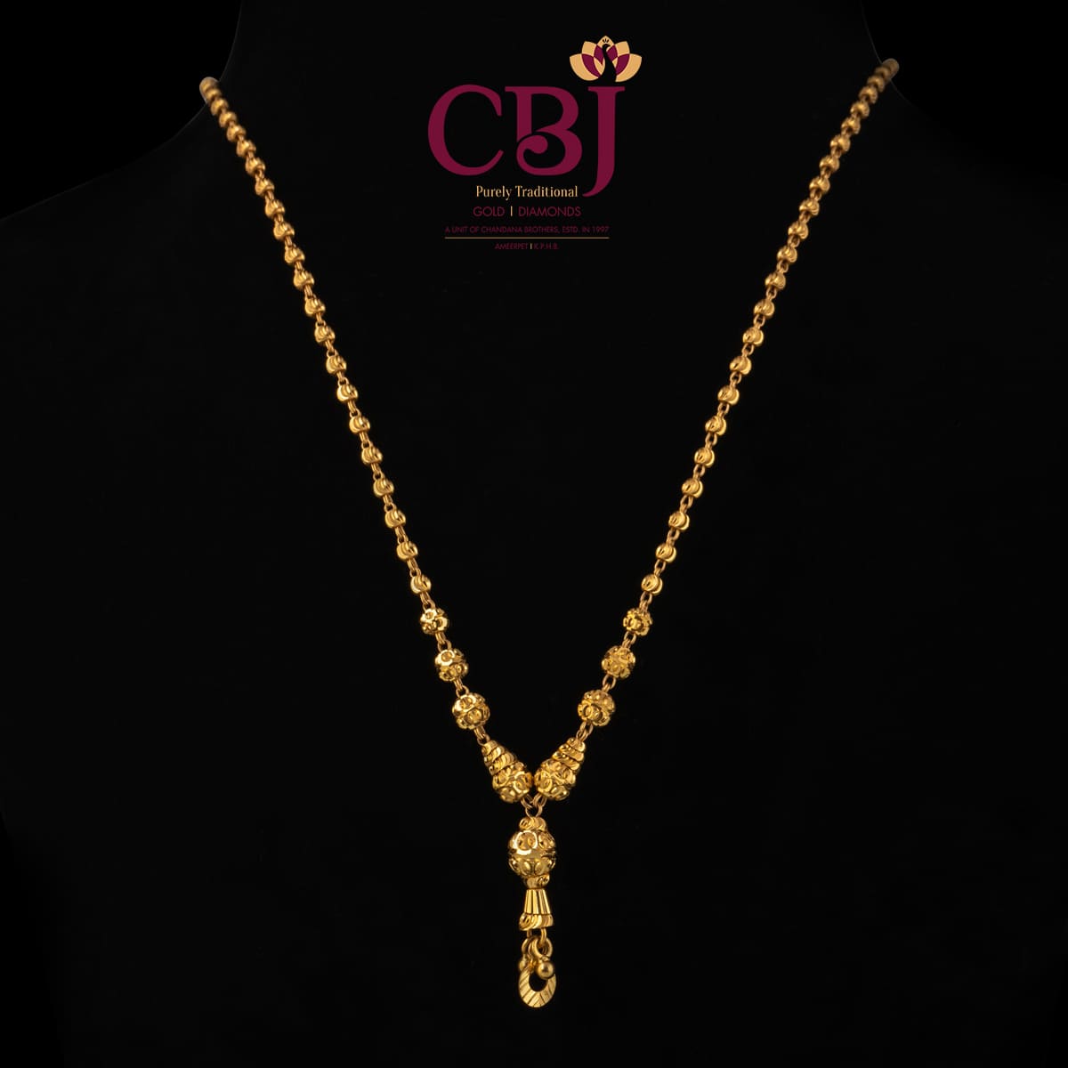 This simple 22K gold chain is an ideal wear for both men and women..