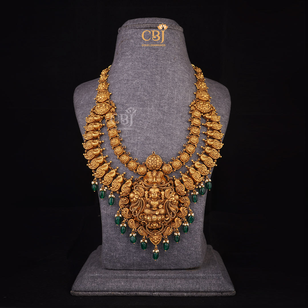 Two Steps of Elegance with Emerald Drops