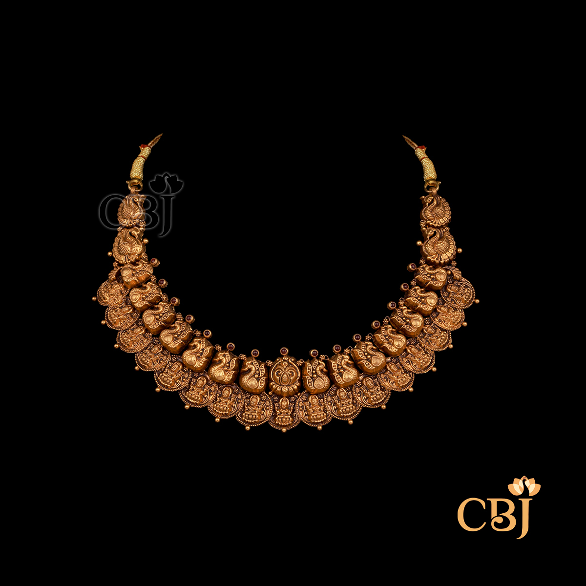 16 grams antique lightweight Nakshi short necklace featuring raised pattern detailing