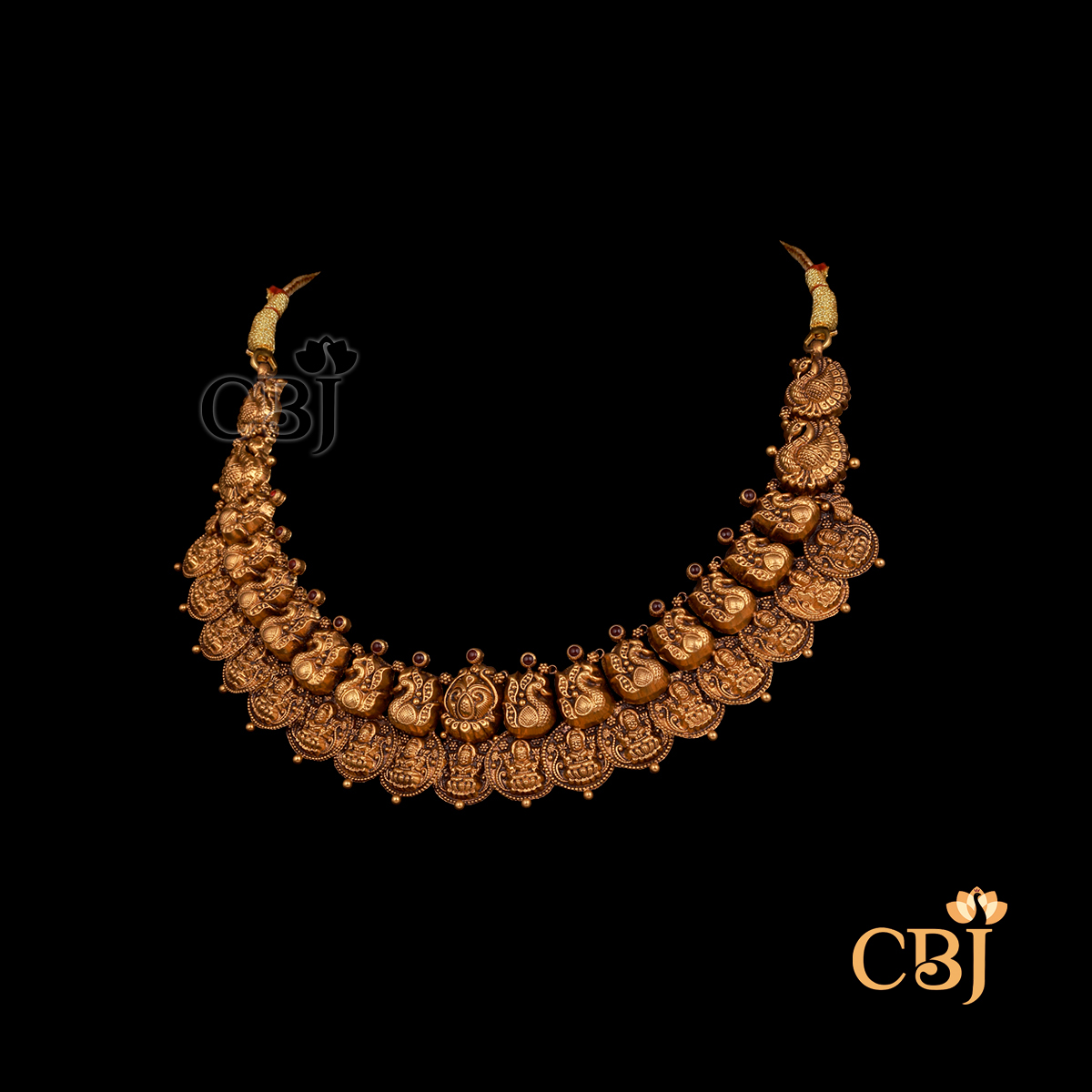 16 grams antique lightweight Nakshi short necklace featuring raised pattern detailing