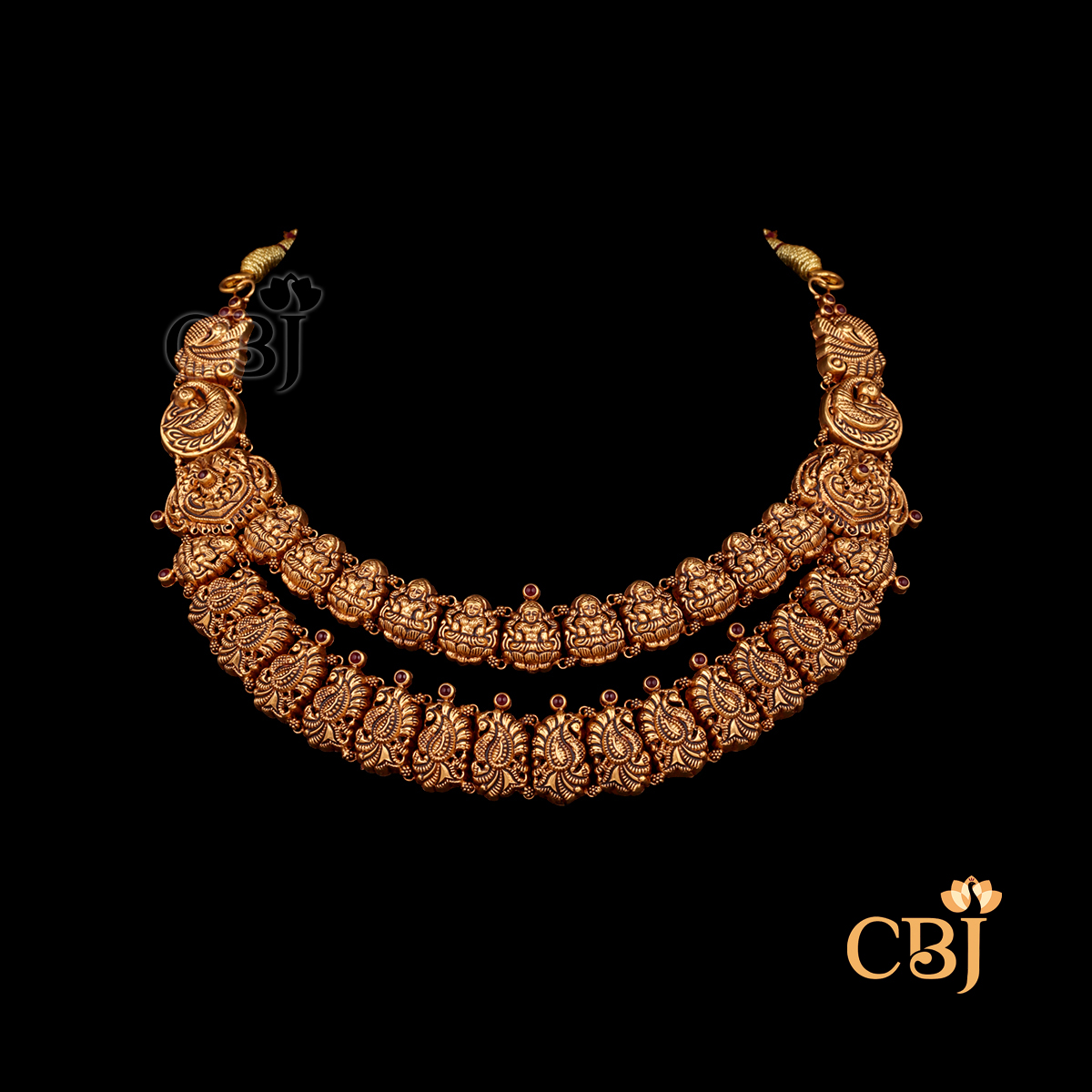 21 grams antique lightweight short gold necklace featuring vintage texture